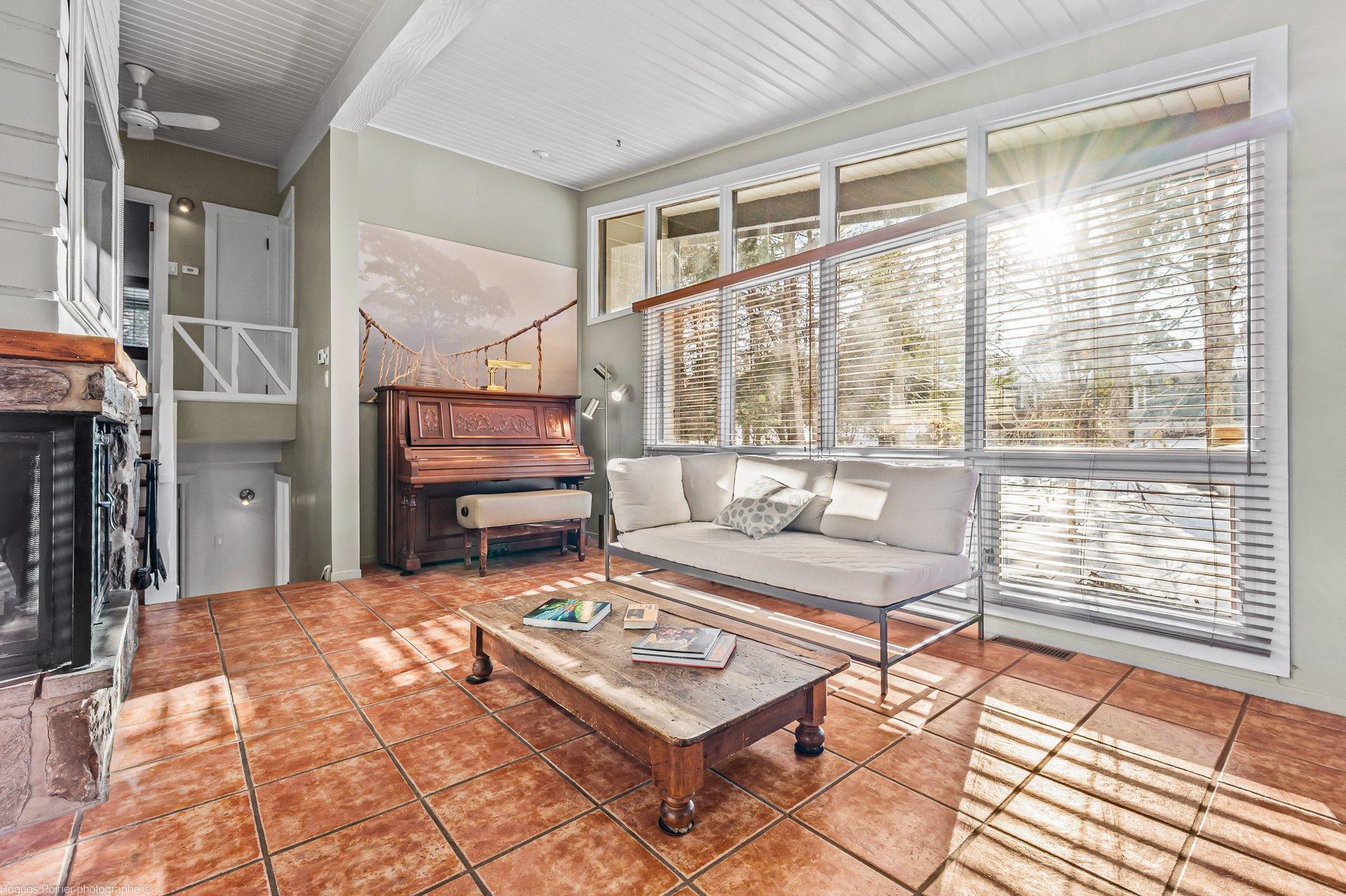 









1387


Rue du Bel-Automne

,
Sainte-Adèle,




QC
J8B2Y1

