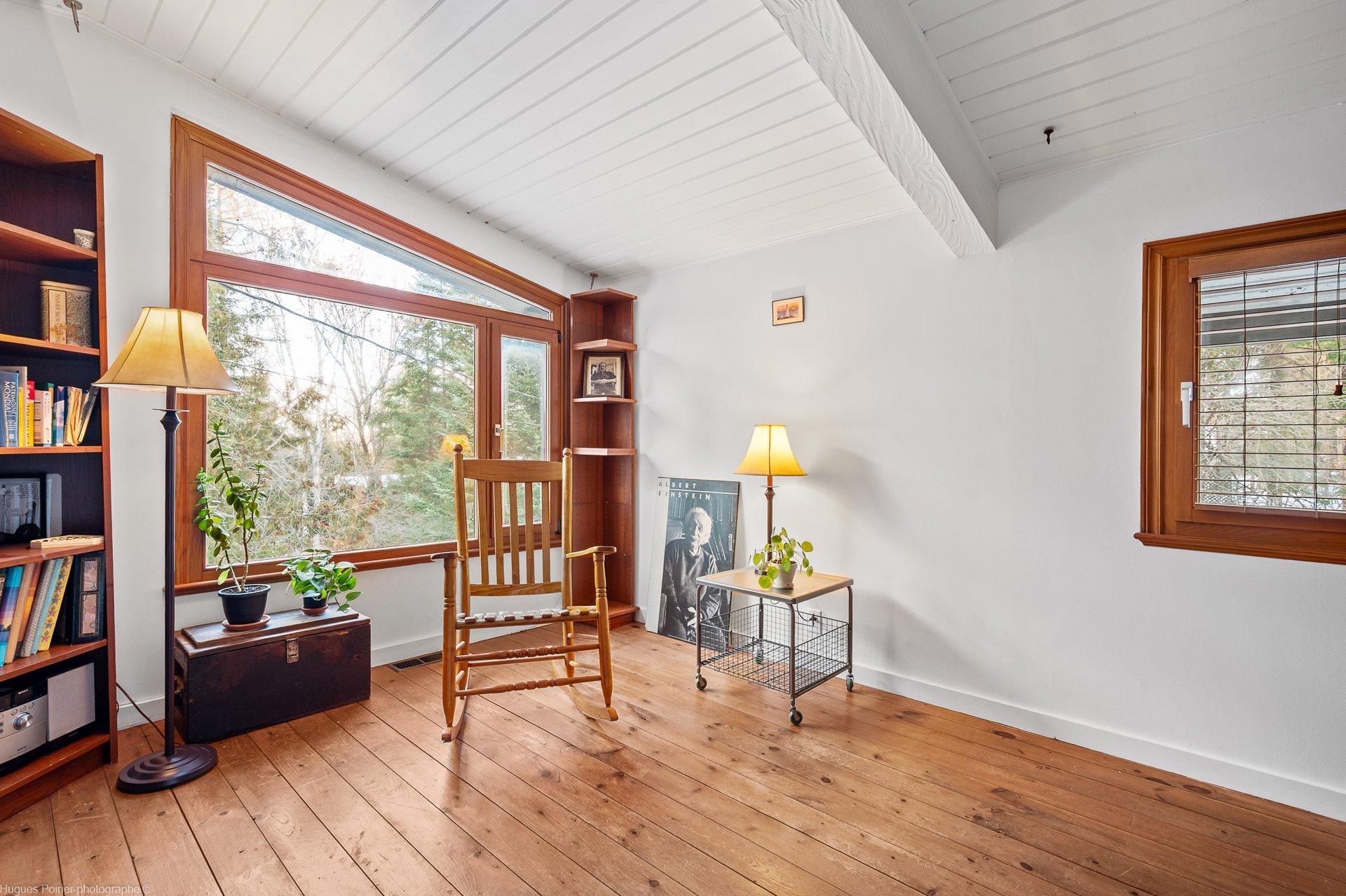 









1387


Rue du Bel-Automne

,
Sainte-Adèle,




QC
J8B2Y1

