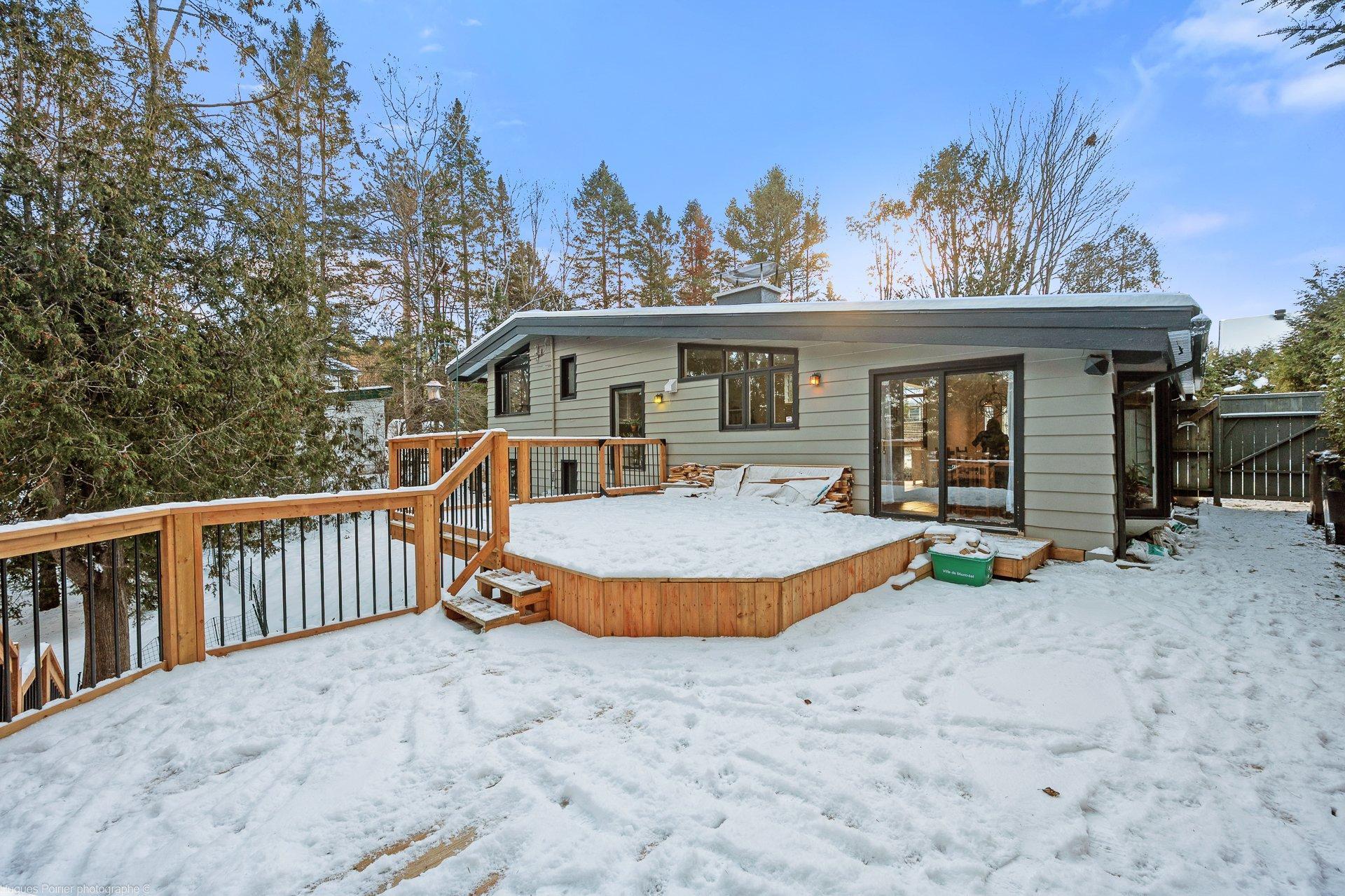 









1387


Rue du Bel-Automne

,
Sainte-Adèle,




QC
J8B2Y1

