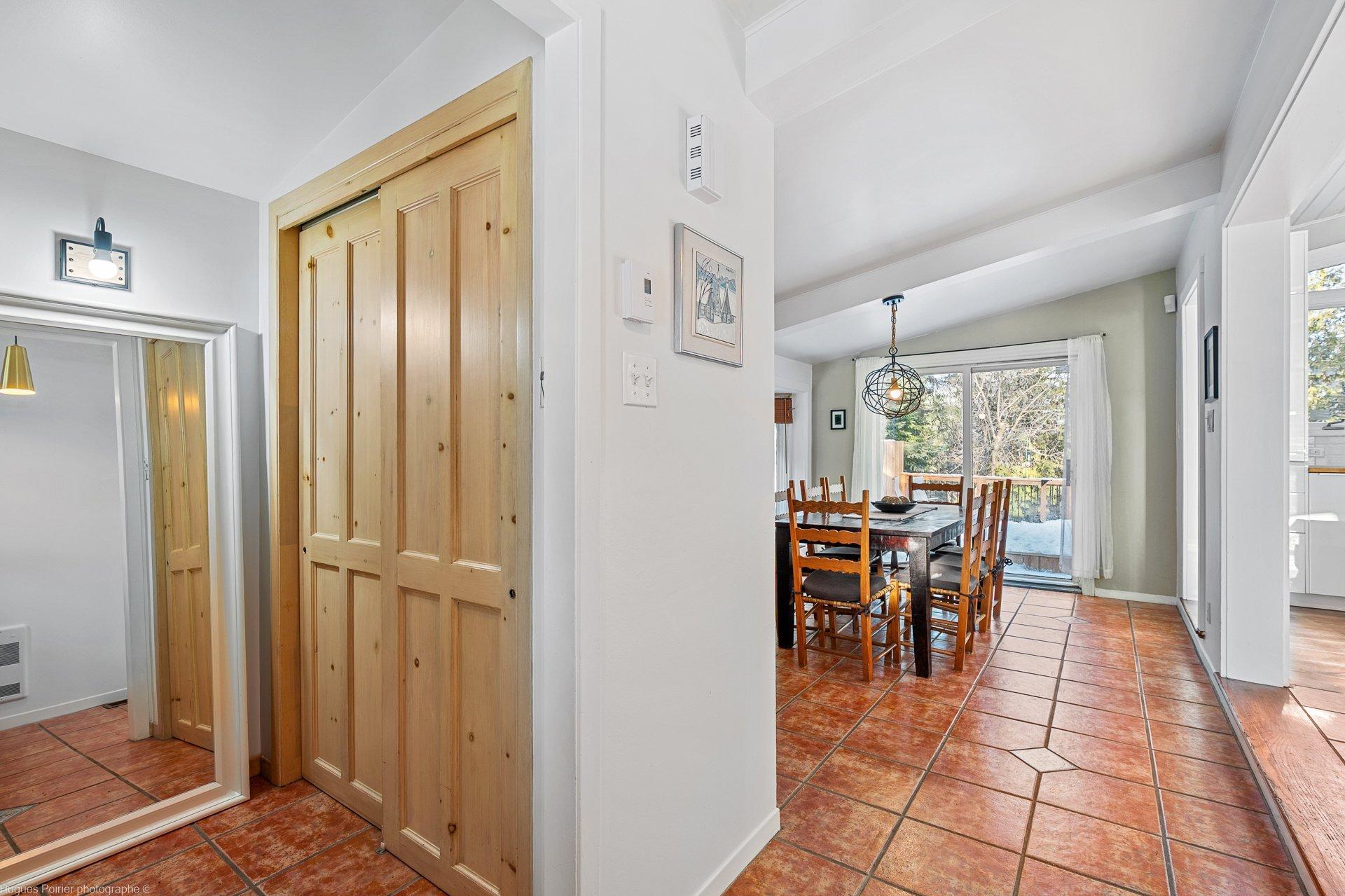 









1387


Rue du Bel-Automne

,
Sainte-Adèle,




QC
J8B2Y1

