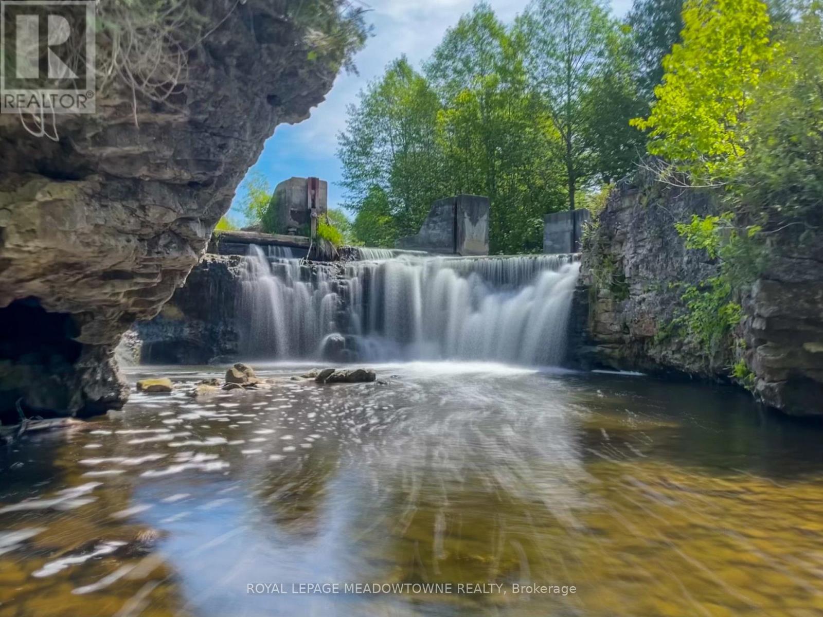 












120 RIDGE ROAD

,
Guelph/Eramosa,




Ontario
N0B2K0

