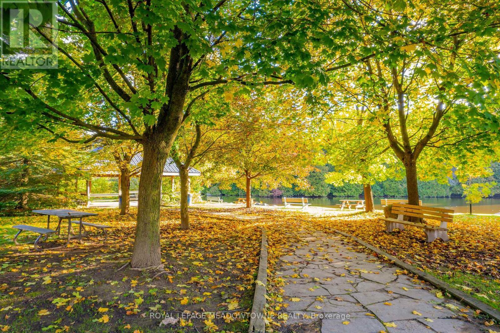 












120 RIDGE ROAD

,
Guelph/Eramosa,




Ontario
N0B2K0

