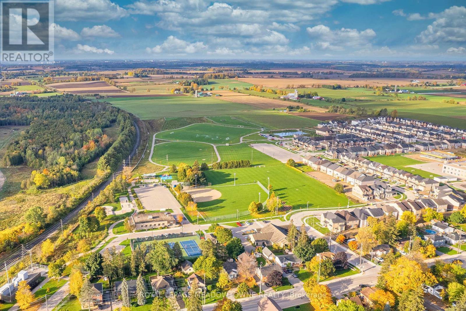 












120 RIDGE ROAD

,
Guelph/Eramosa,




Ontario
N0B2K0

