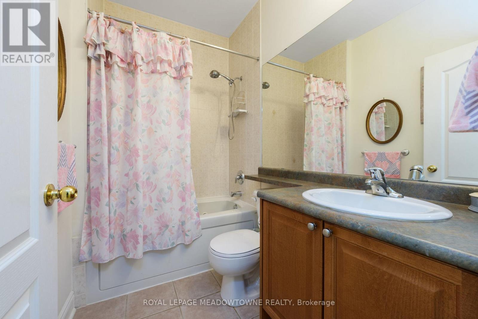 












120 RIDGE ROAD

,
Guelph/Eramosa,




Ontario
N0B2K0

