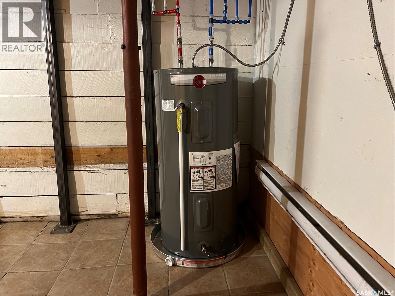 












241 Manitoba AVENUE

,
Kerrobert,




Saskatchewan
S0L1R0

