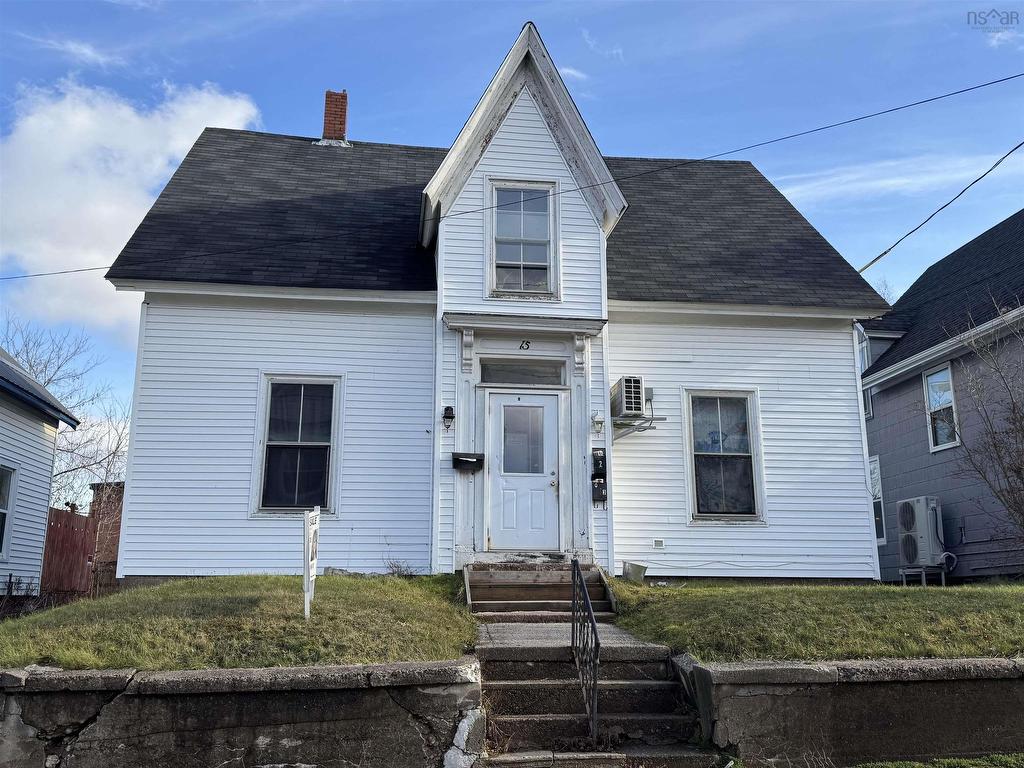 












15 Logan Street

,
Truro,




NS
B2N 3Z4

