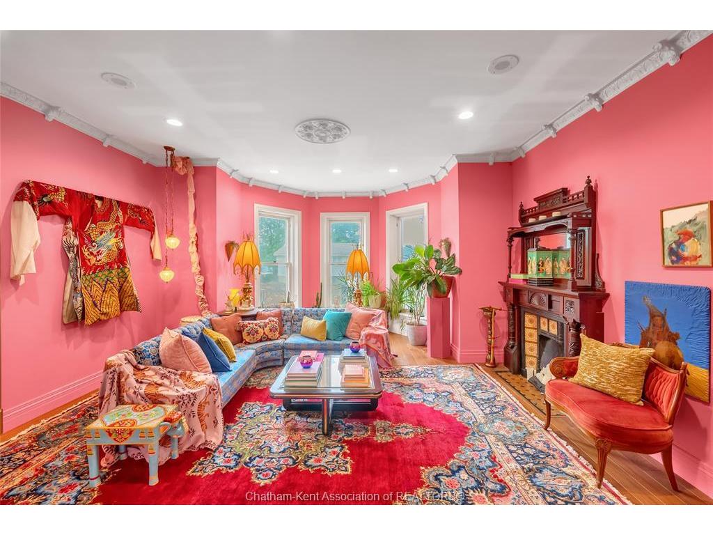 









620


Cross

Street,
Dresden,




ON
N0P 1M0

