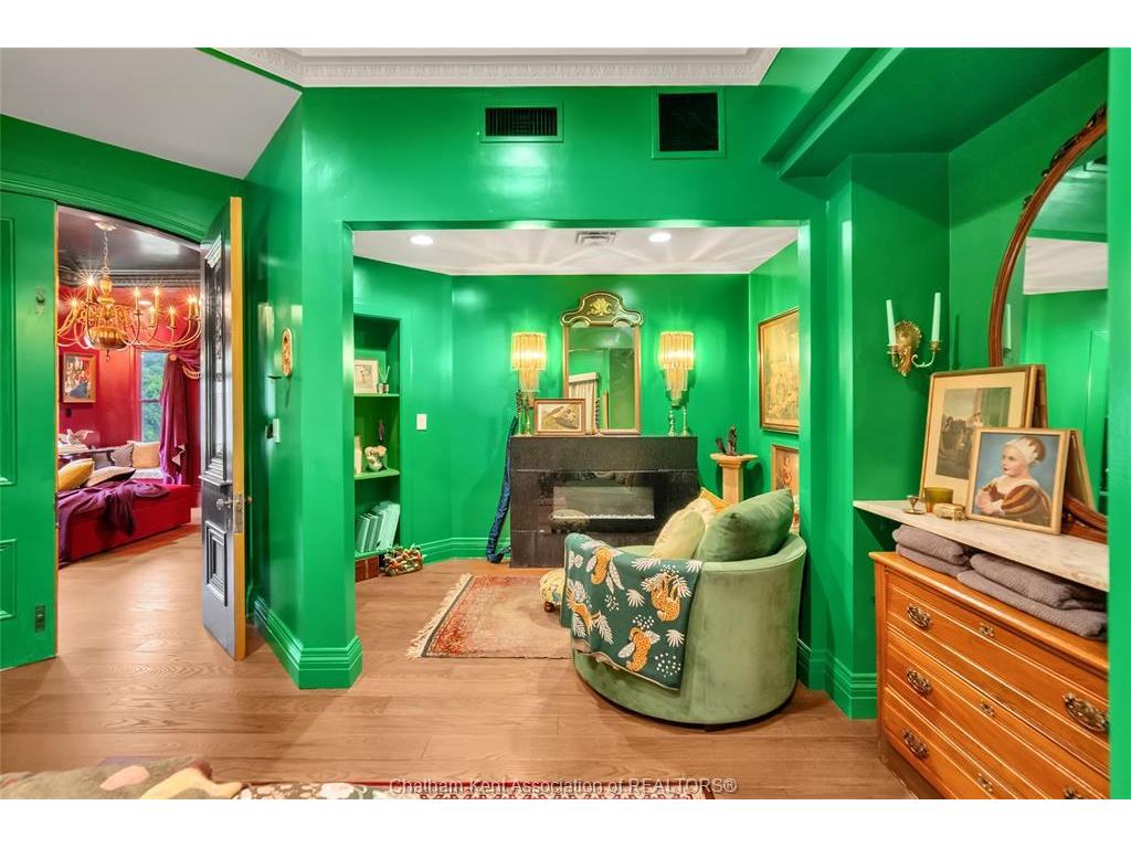 









620


Cross

Street,
Dresden,




ON
N0P 1M0

