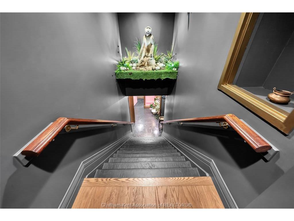 









620


Cross

Street,
Dresden,




ON
N0P 1M0

