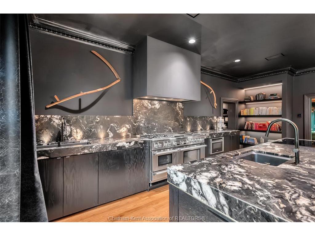 









620


Cross

Street,
Dresden,




ON
N0P 1M0

