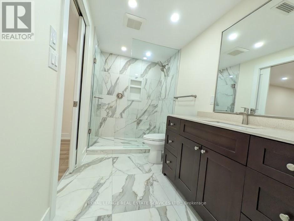 












65 VILLAGEWOOD COURT

,
Vaughan,




Ontario
L4L8V9

