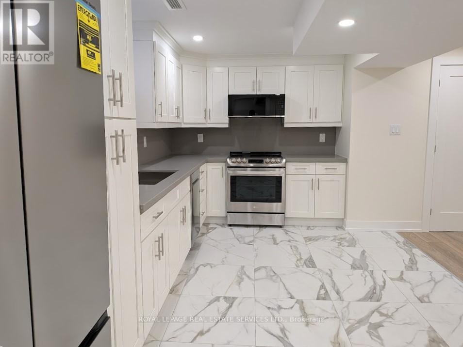 












65 VILLAGEWOOD COURT

,
Vaughan,




Ontario
L4L8V9

