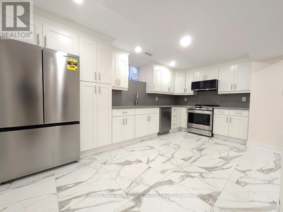 












65 VILLAGEWOOD COURT

,
Vaughan,




Ontario
L4L8V9

