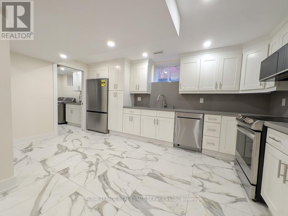 












65 VILLAGEWOOD COURT

,
Vaughan,




Ontario
L4L8V9

