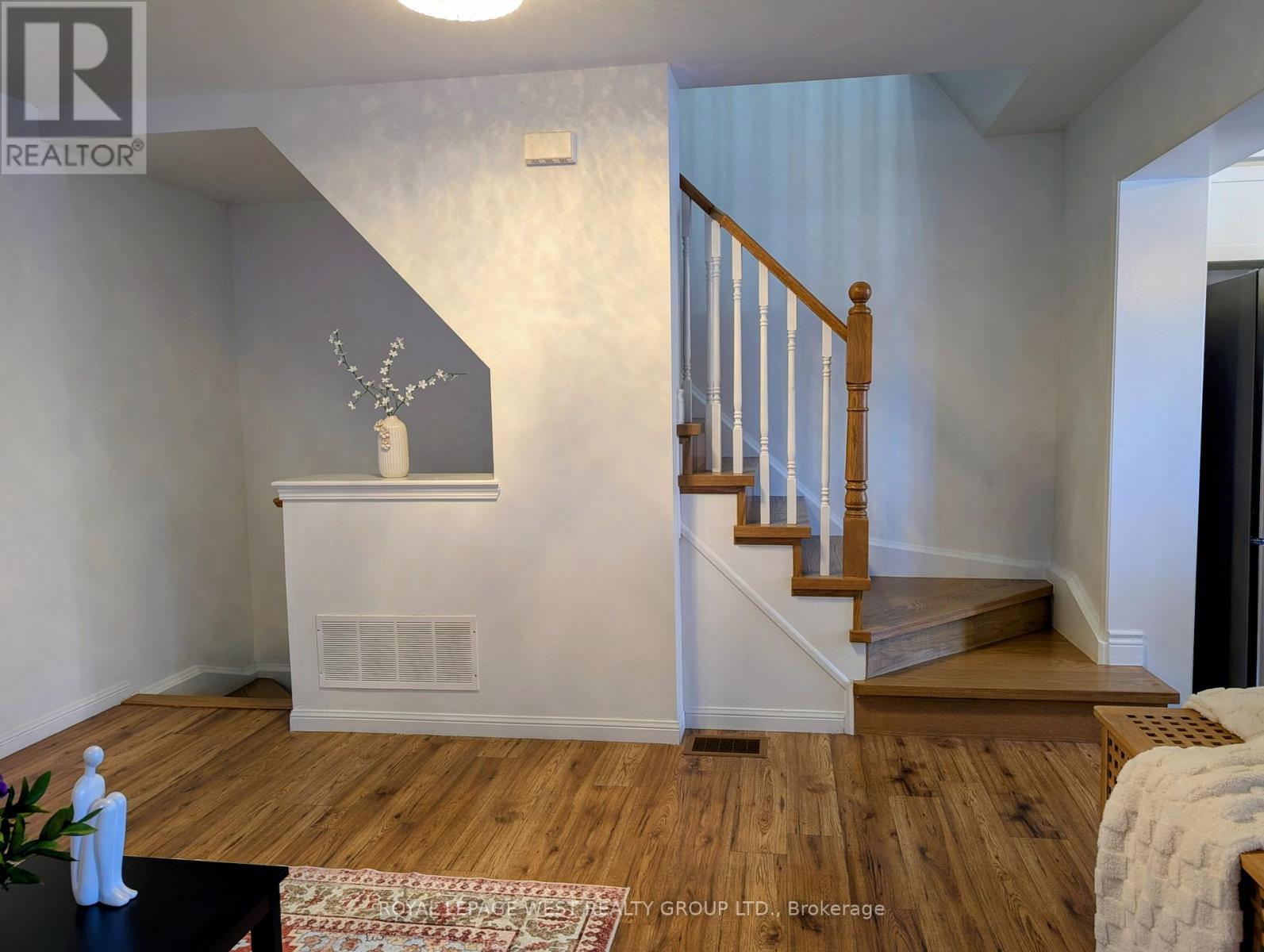 












551 PHARO

,
Milton,




Ontario
L9T8H6

