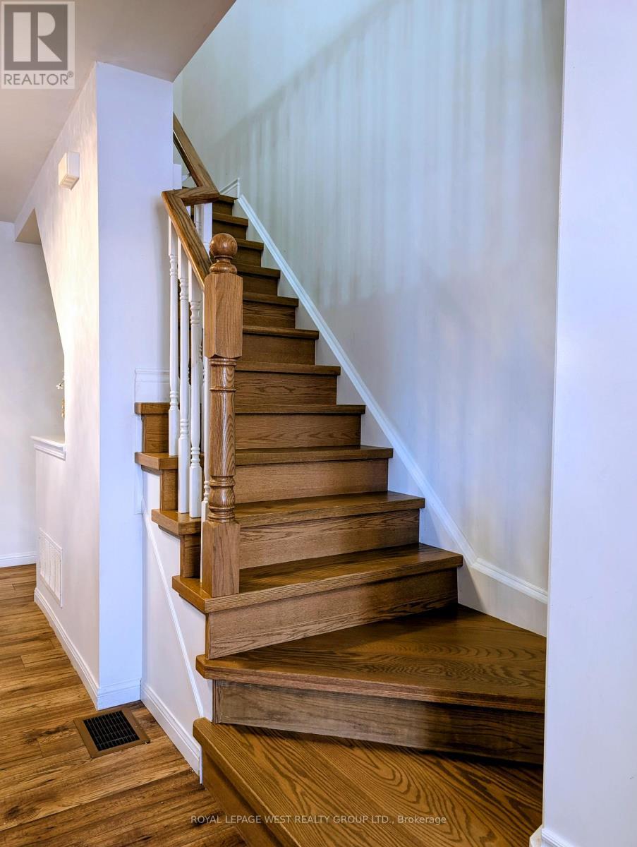 












551 PHARO

,
Milton,




Ontario
L9T8H6

