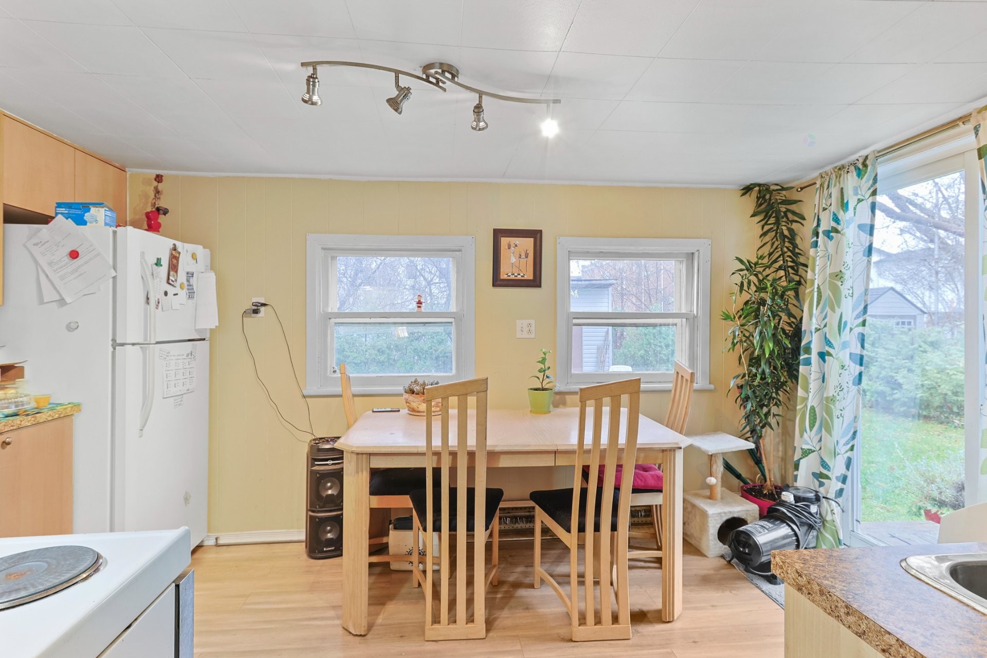 









193


Rue du Marché

,
Salaberry-de-Valleyfield,




QC
J6T1R7

