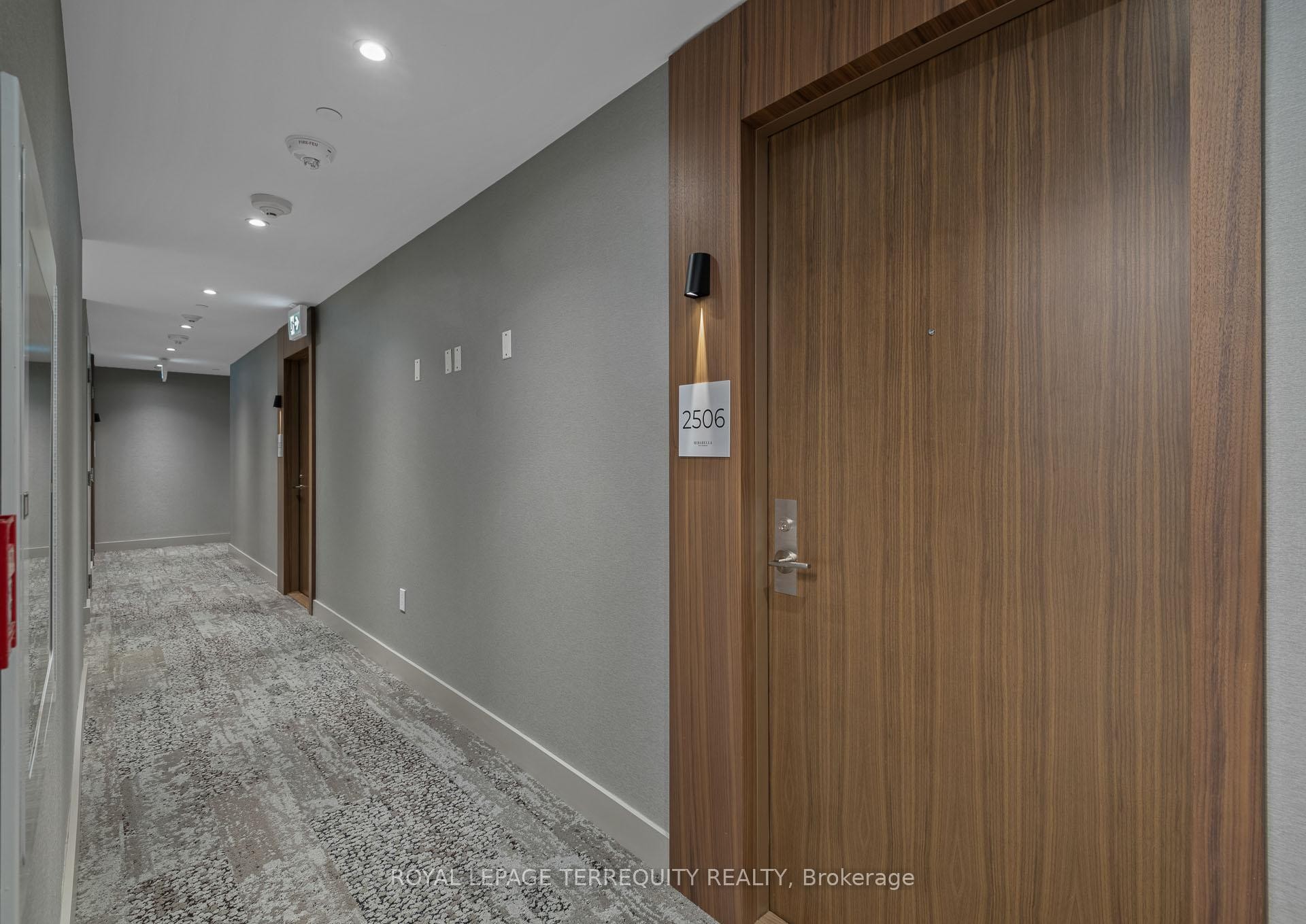 









1928


lakeshore

Boulevard West, 2506,
Toronto,




ON
M6S 0B1

