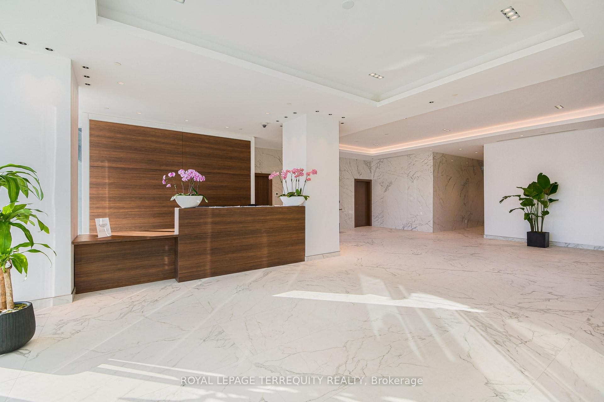 









1928


lakeshore

Boulevard West, 2506,
Toronto,




ON
M6S 0B1

