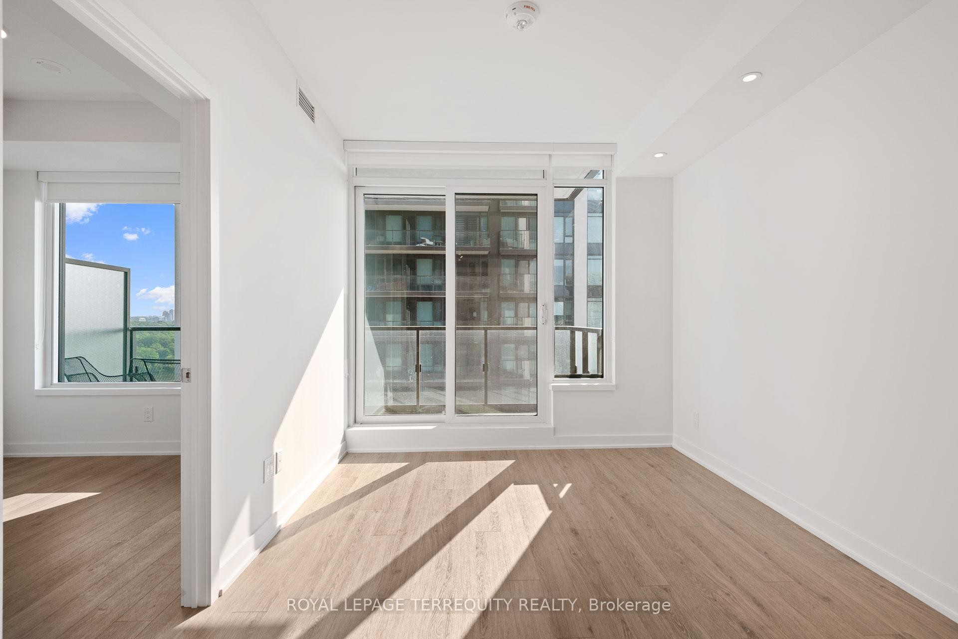 









1928


lakeshore

Boulevard West, 2506,
Toronto,




ON
M6S 0B1


