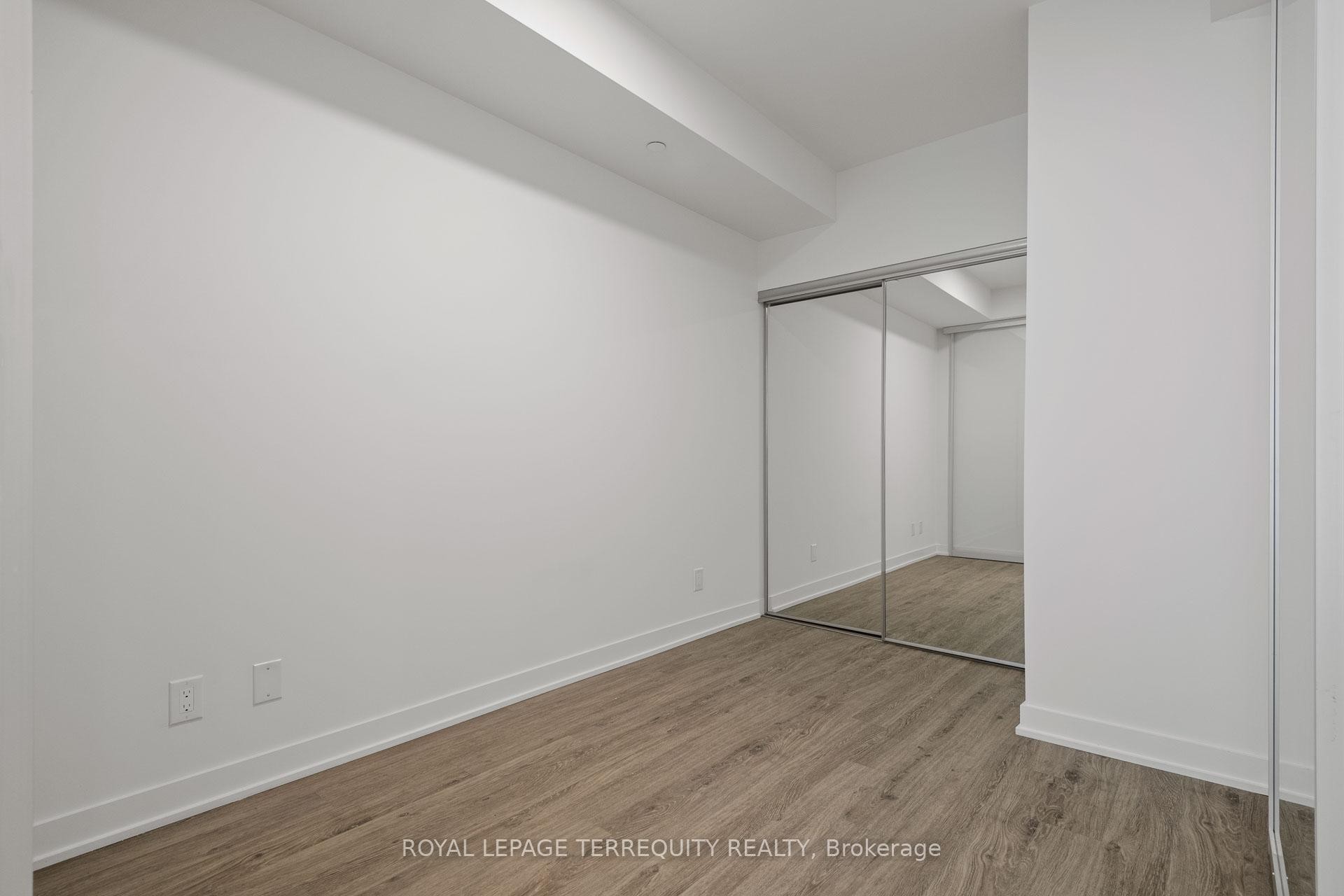 









1928


lakeshore

Boulevard West, 2506,
Toronto,




ON
M6S 0B1

