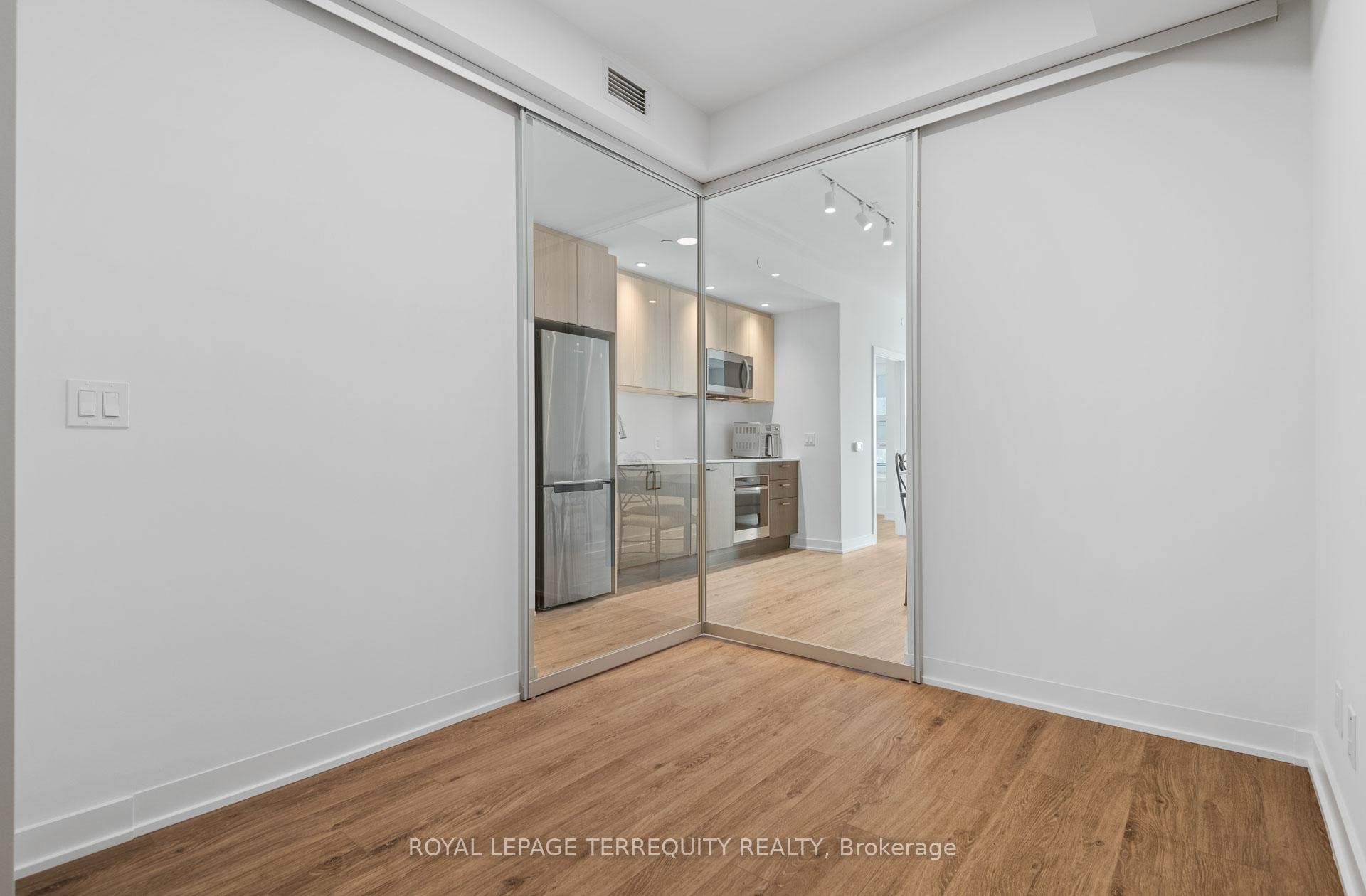 









1928


lakeshore

Boulevard West, 2506,
Toronto,




ON
M6S 0B1

