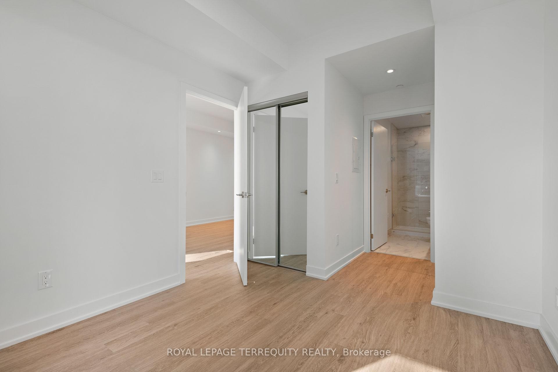 









1928


lakeshore

Boulevard West, 2506,
Toronto,




ON
M6S 0B1

