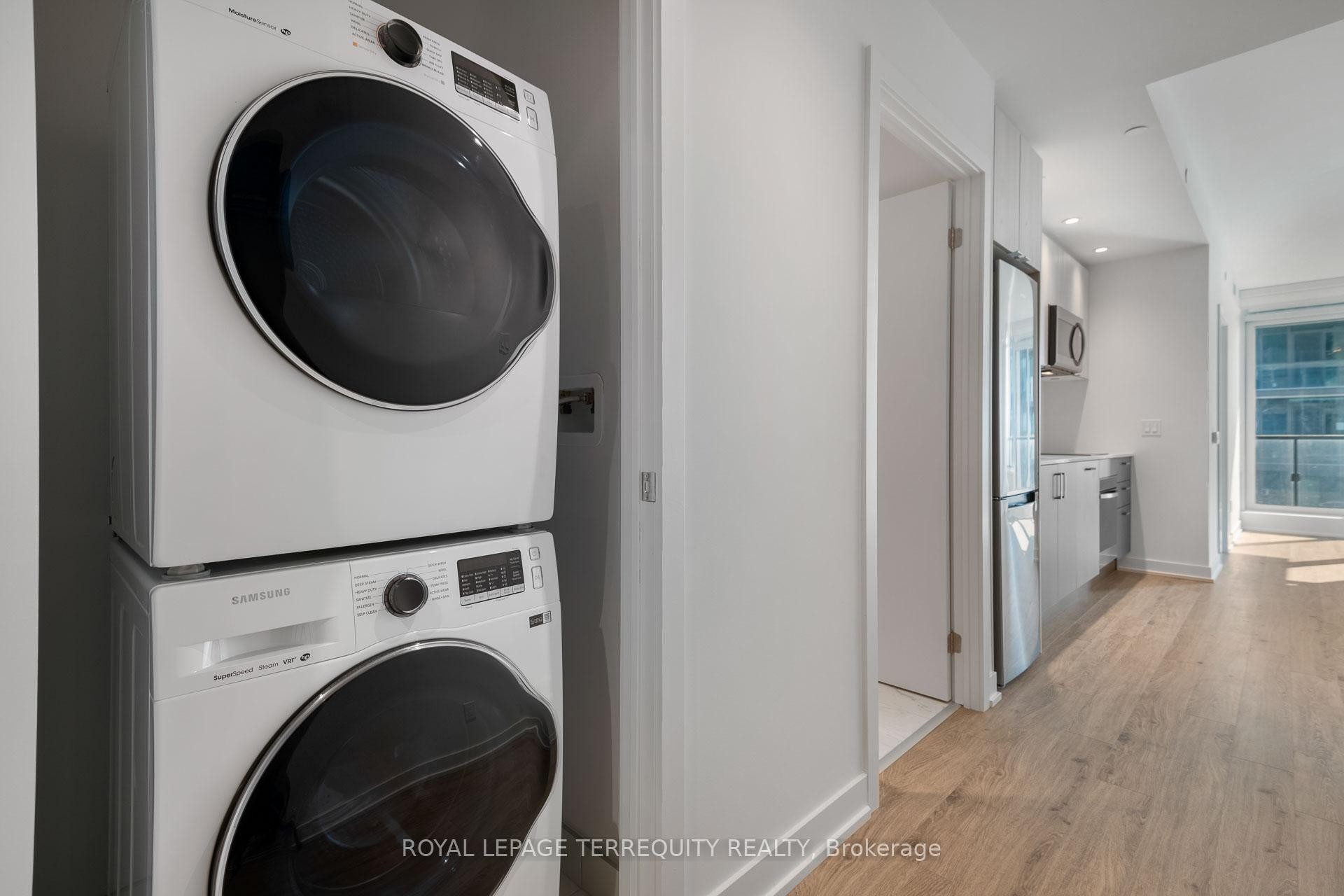









1928


lakeshore

Boulevard West, 2506,
Toronto,




ON
M6S 0B1

