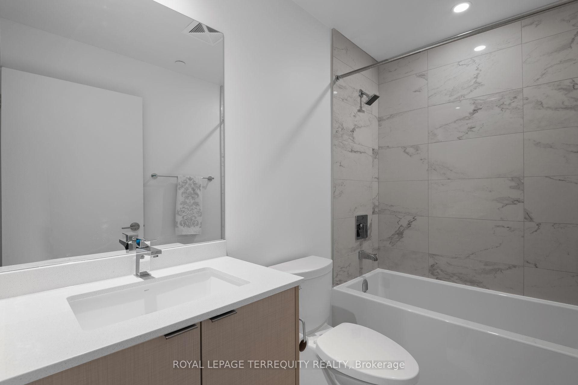 









1928


lakeshore

Boulevard West, 2506,
Toronto,




ON
M6S 0B1

