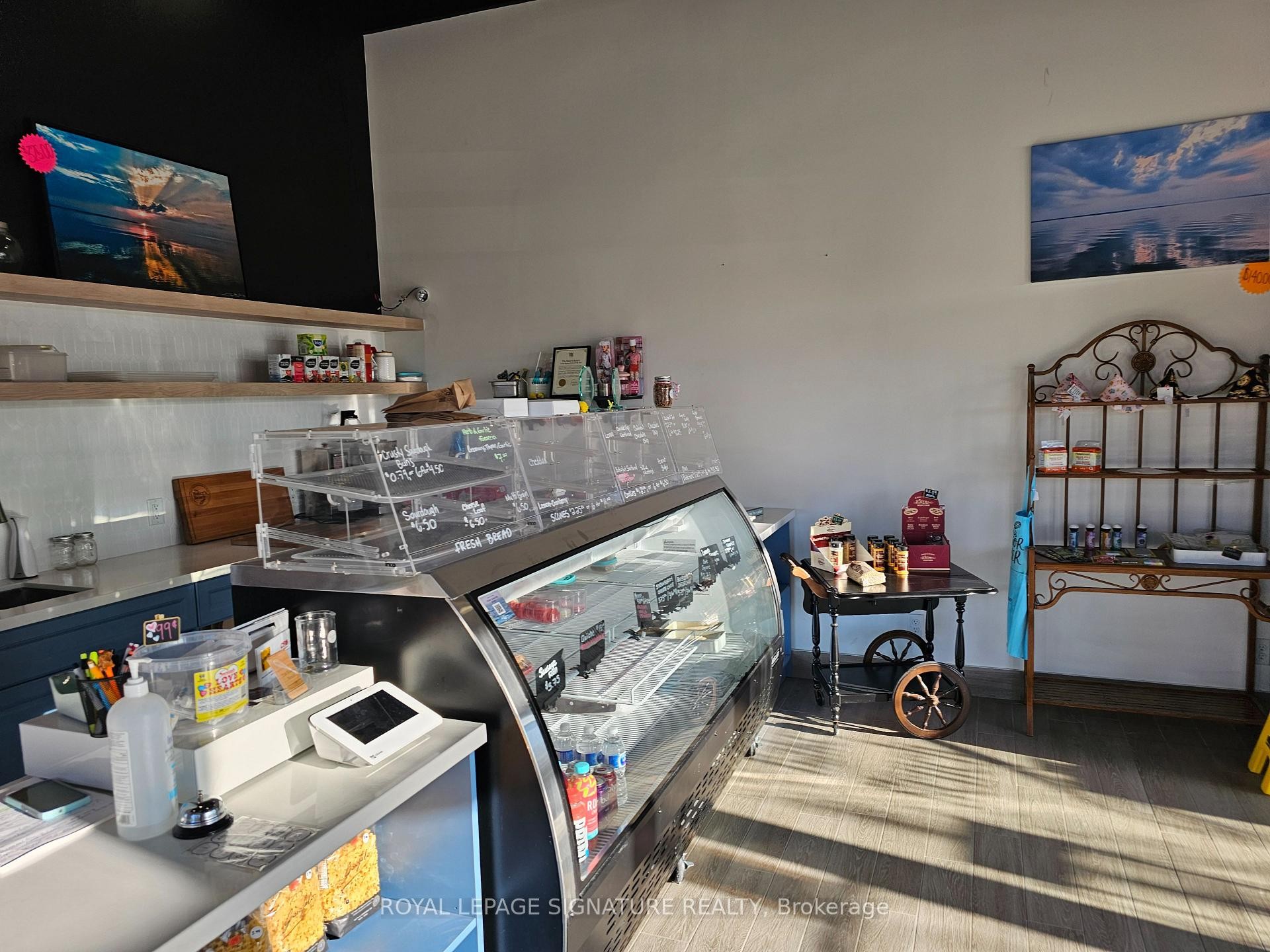 









321


Main

Street, F1,
Wasaga Beach,




ON
L9Z 0B6

