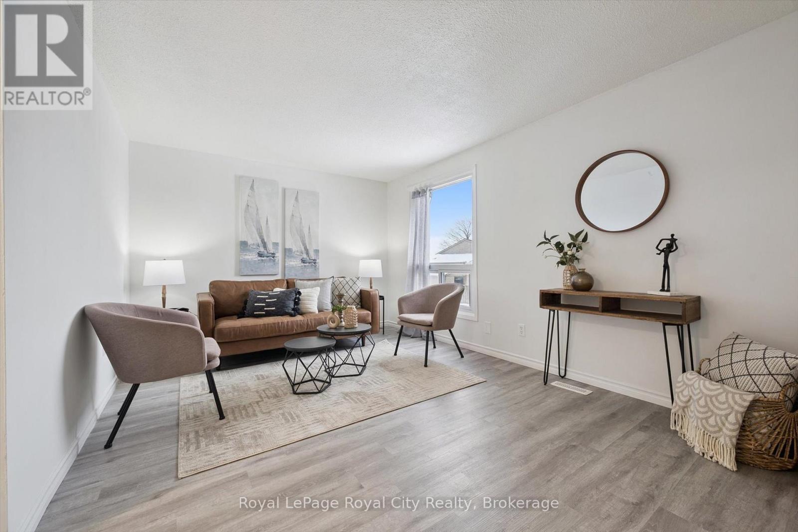 












78 - 700 PAISLEY ROAD

,
Guelph (Willow West/Sugarbush/West Acres),




Ontario
N1K1A3

