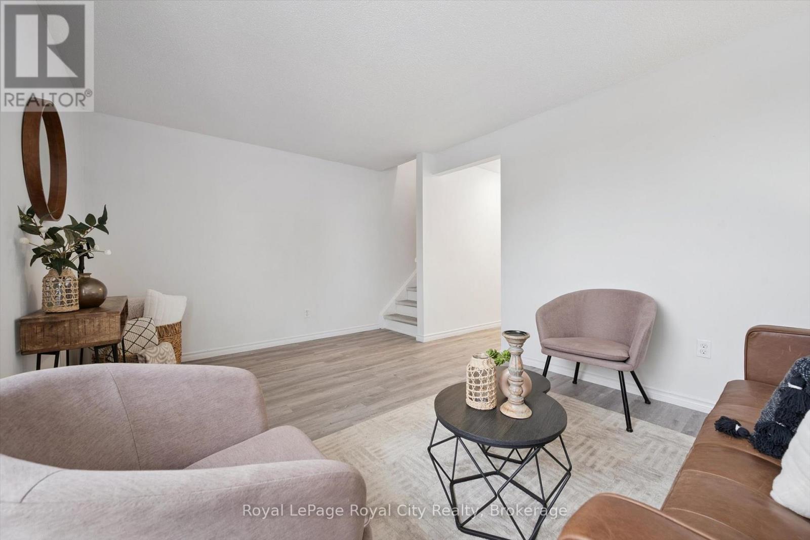 












78 - 700 PAISLEY ROAD

,
Guelph (Willow West/Sugarbush/West Acres),




Ontario
N1K1A3

