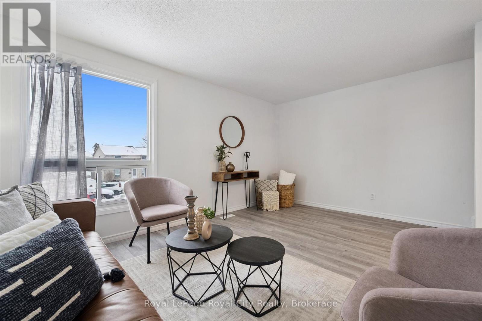 












78 - 700 PAISLEY ROAD

,
Guelph (Willow West/Sugarbush/West Acres),




Ontario
N1K1A3

