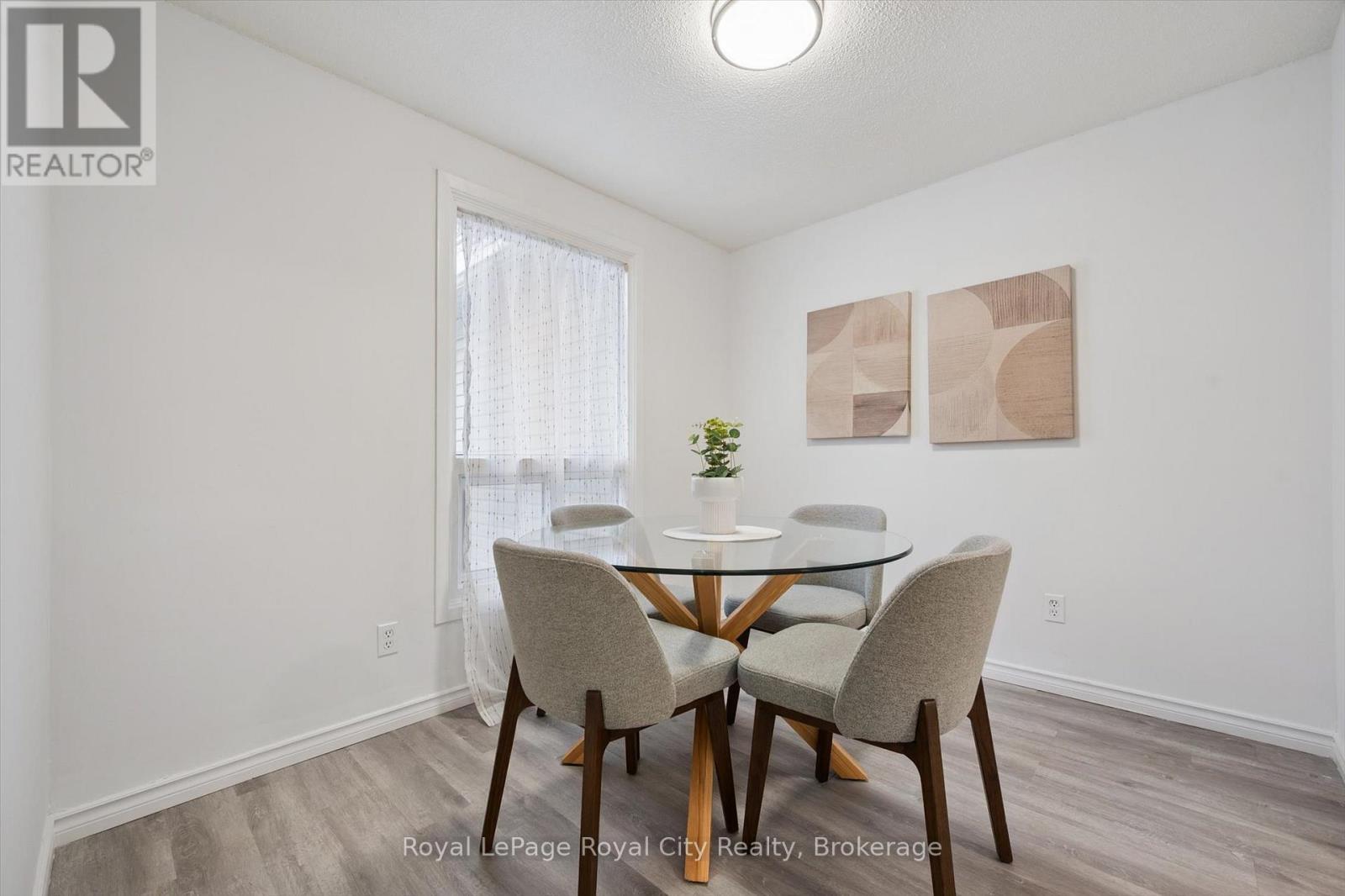 












78 - 700 PAISLEY ROAD

,
Guelph (Willow West/Sugarbush/West Acres),




Ontario
N1K1A3

