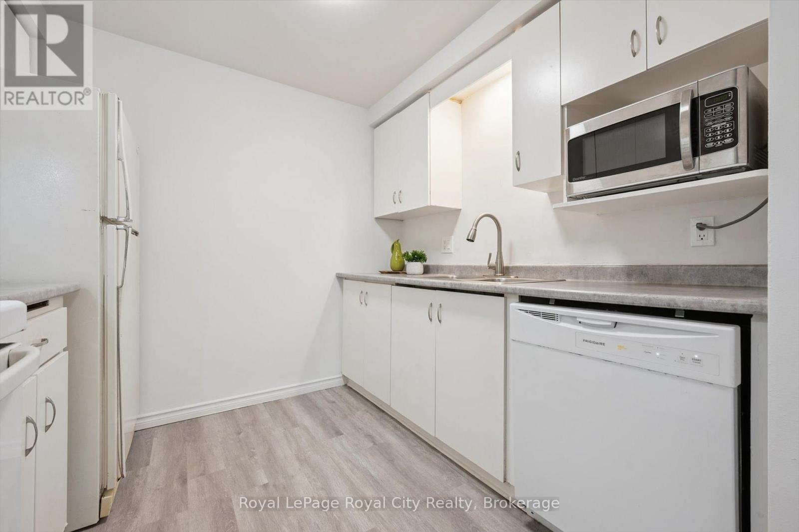 












78 - 700 PAISLEY ROAD

,
Guelph (Willow West/Sugarbush/West Acres),




Ontario
N1K1A3

