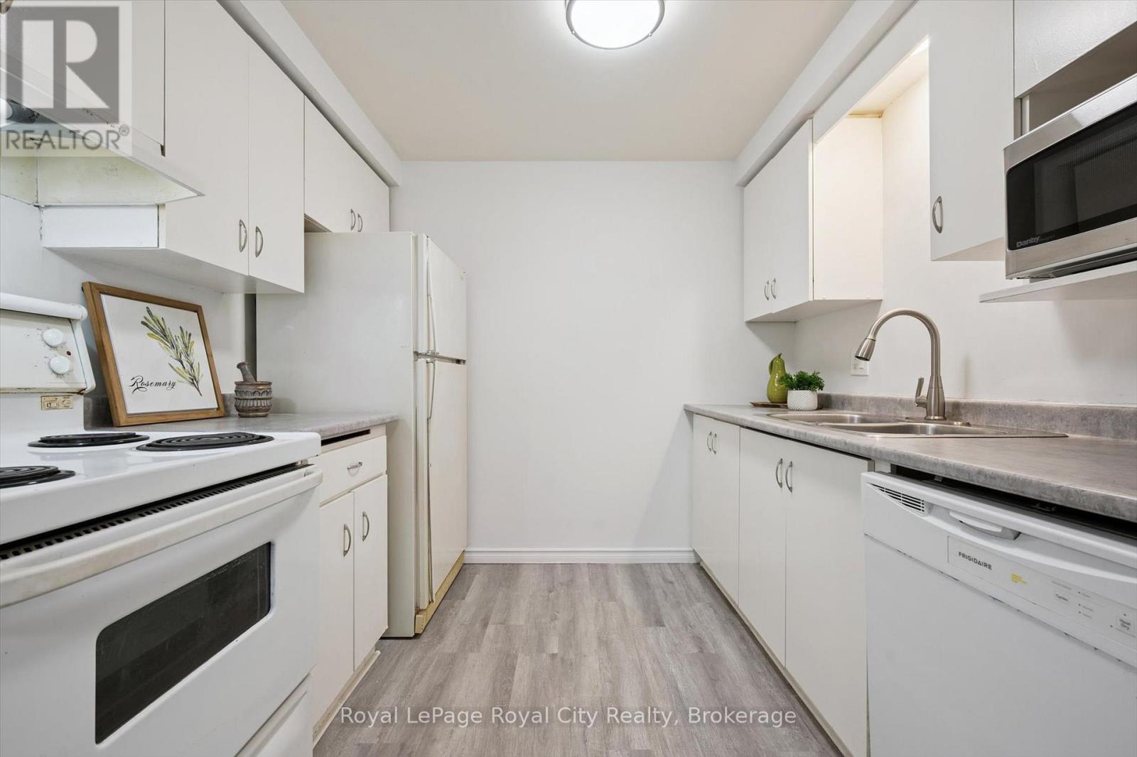 












78 - 700 PAISLEY ROAD

,
Guelph (Willow West/Sugarbush/West Acres),




Ontario
N1K1A3

