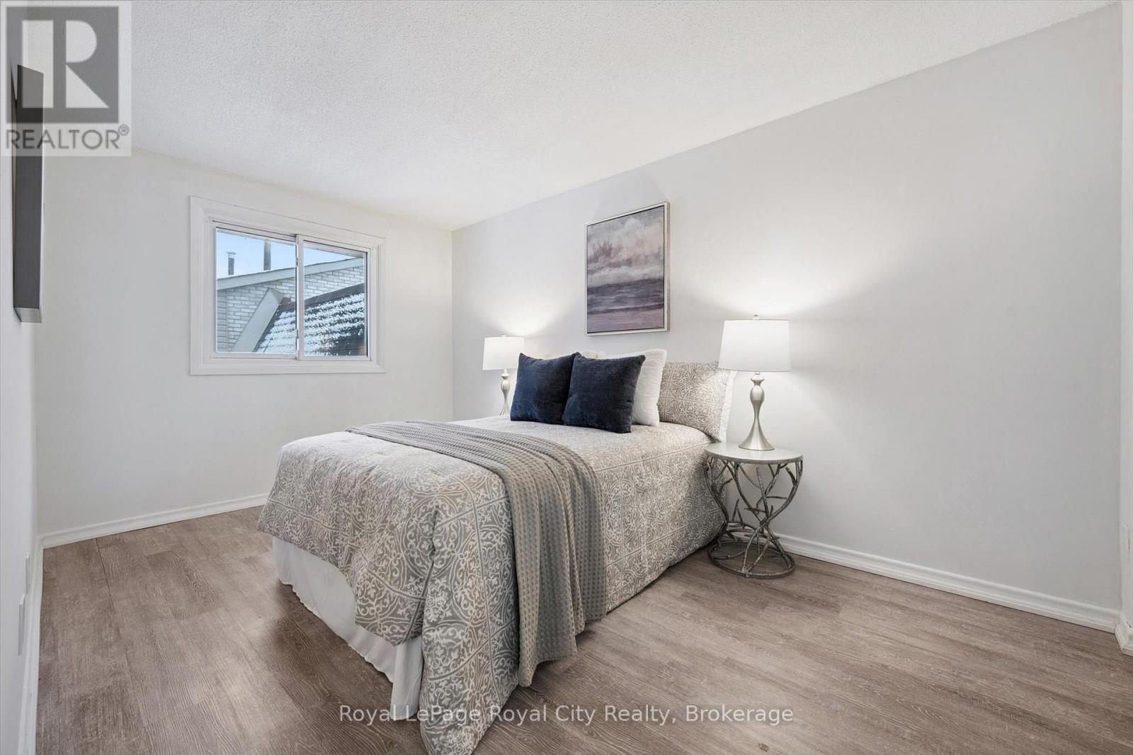 












78 - 700 PAISLEY ROAD

,
Guelph (Willow West/Sugarbush/West Acres),




Ontario
N1K1A3

