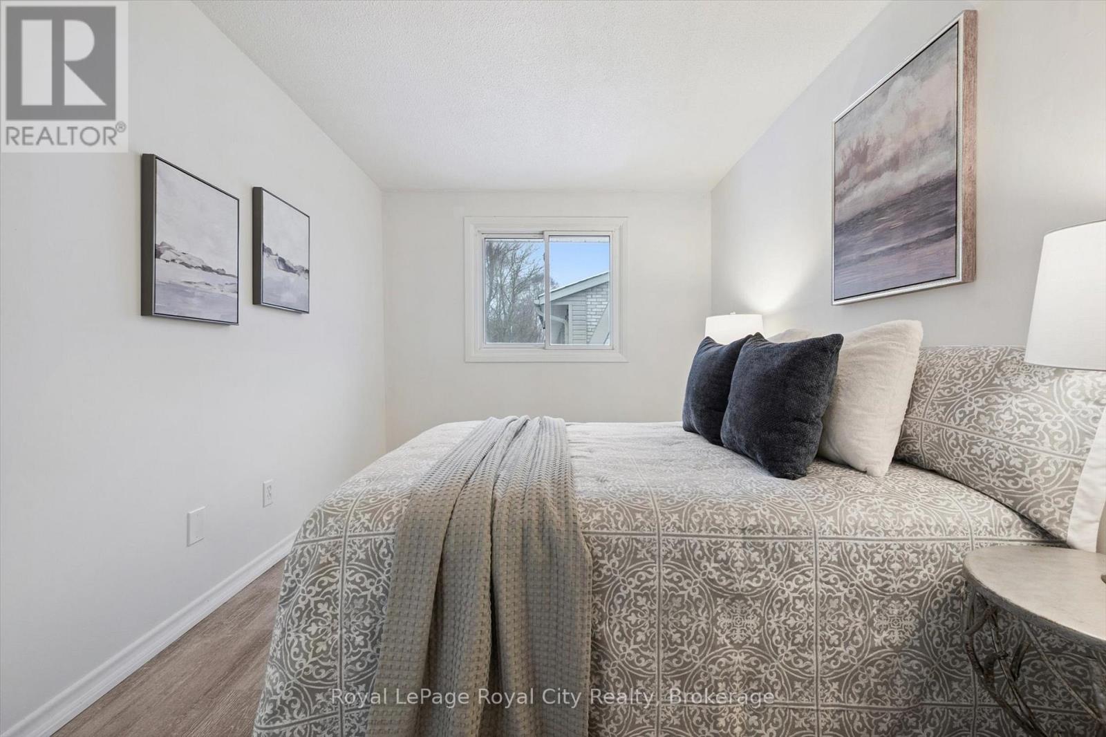 












78 - 700 PAISLEY ROAD

,
Guelph (Willow West/Sugarbush/West Acres),




Ontario
N1K1A3

