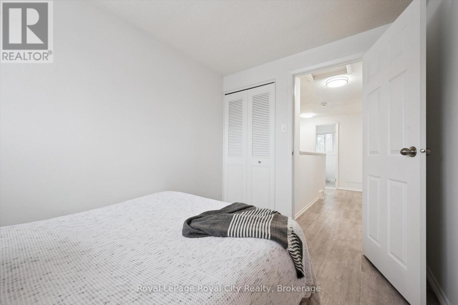 












78 - 700 PAISLEY ROAD

,
Guelph (Willow West/Sugarbush/West Acres),




Ontario
N1K1A3

