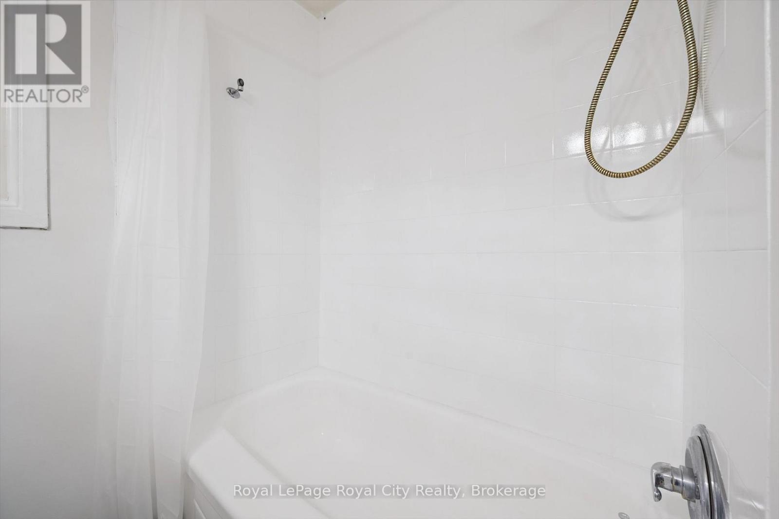 












78 - 700 PAISLEY ROAD

,
Guelph (Willow West/Sugarbush/West Acres),




Ontario
N1K1A3

