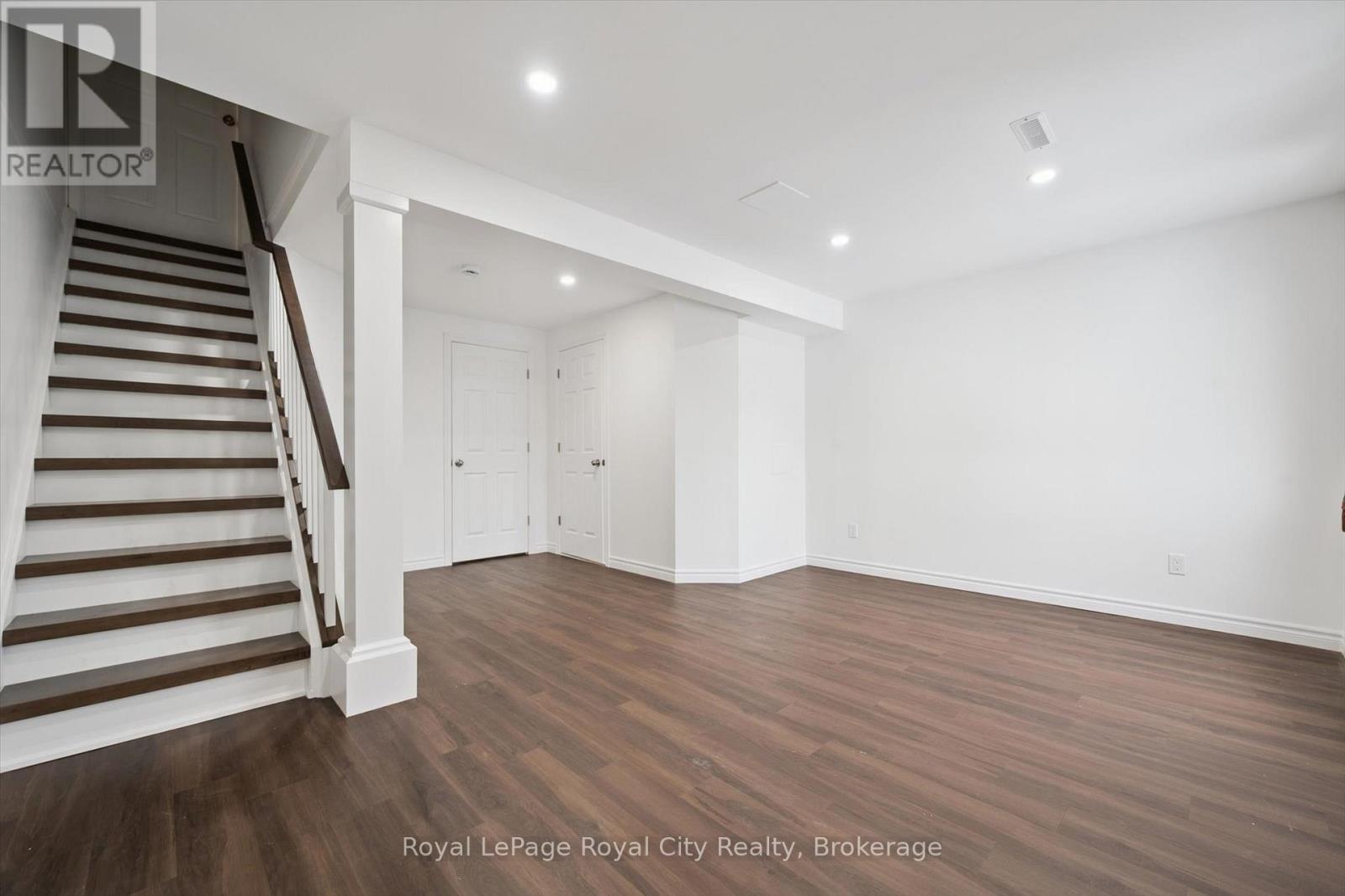 












78 - 700 PAISLEY ROAD

,
Guelph (Willow West/Sugarbush/West Acres),




Ontario
N1K1A3

