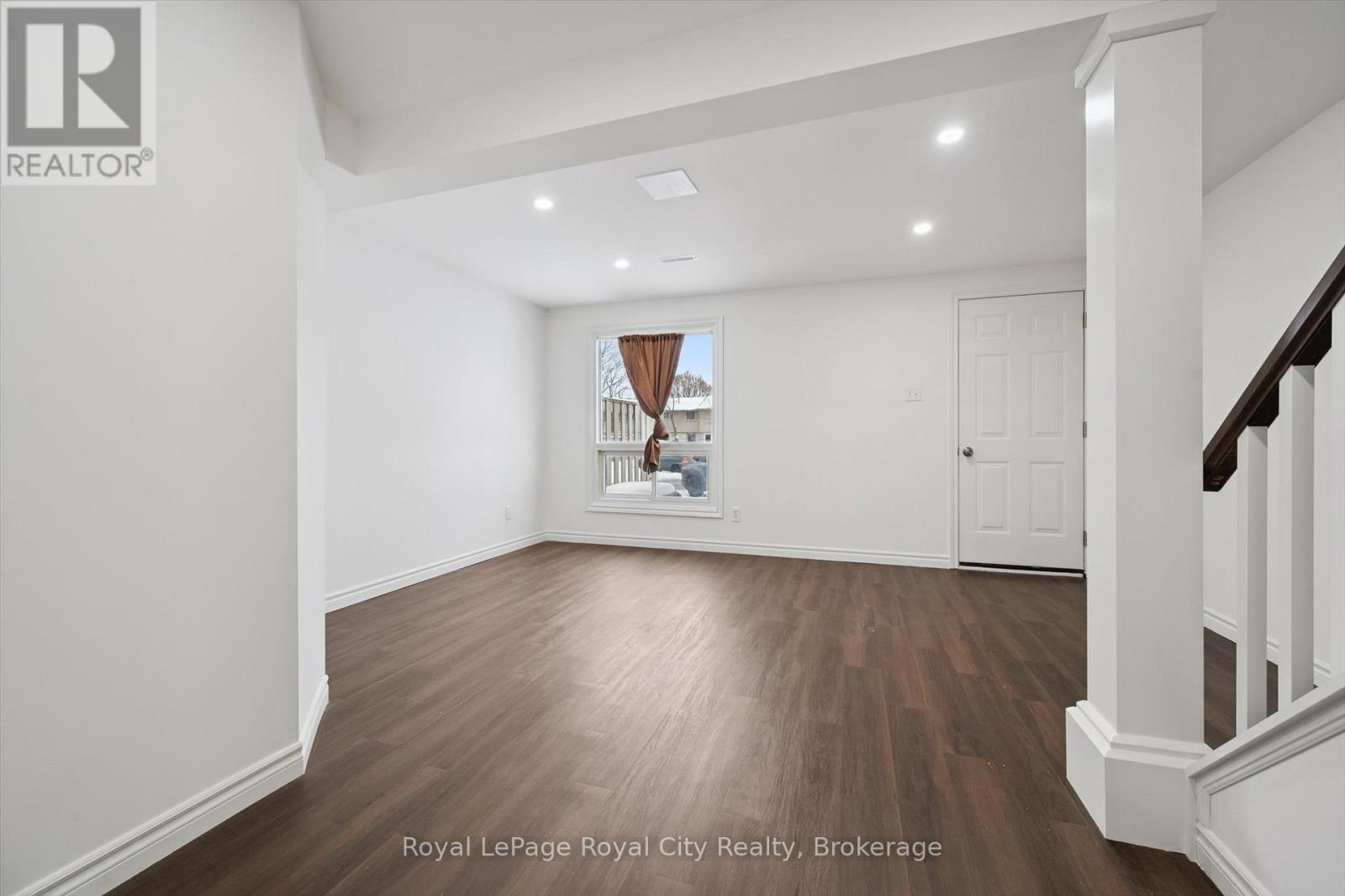 












78 - 700 PAISLEY ROAD

,
Guelph (Willow West/Sugarbush/West Acres),




Ontario
N1K1A3

