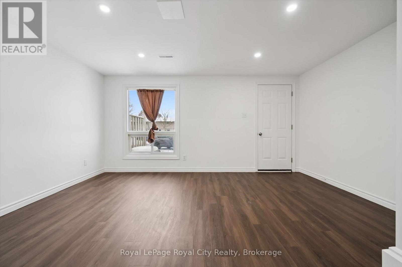 












78 - 700 PAISLEY ROAD

,
Guelph (Willow West/Sugarbush/West Acres),




Ontario
N1K1A3

