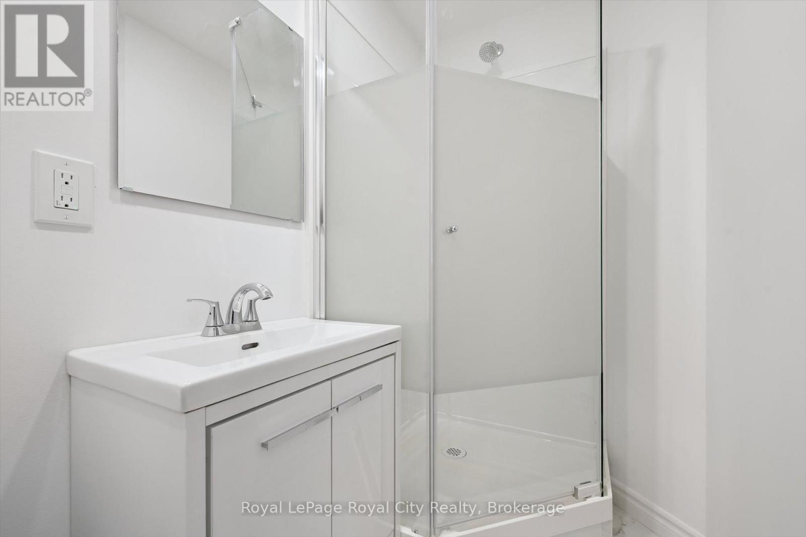 












78 - 700 PAISLEY ROAD

,
Guelph (Willow West/Sugarbush/West Acres),




Ontario
N1K1A3

