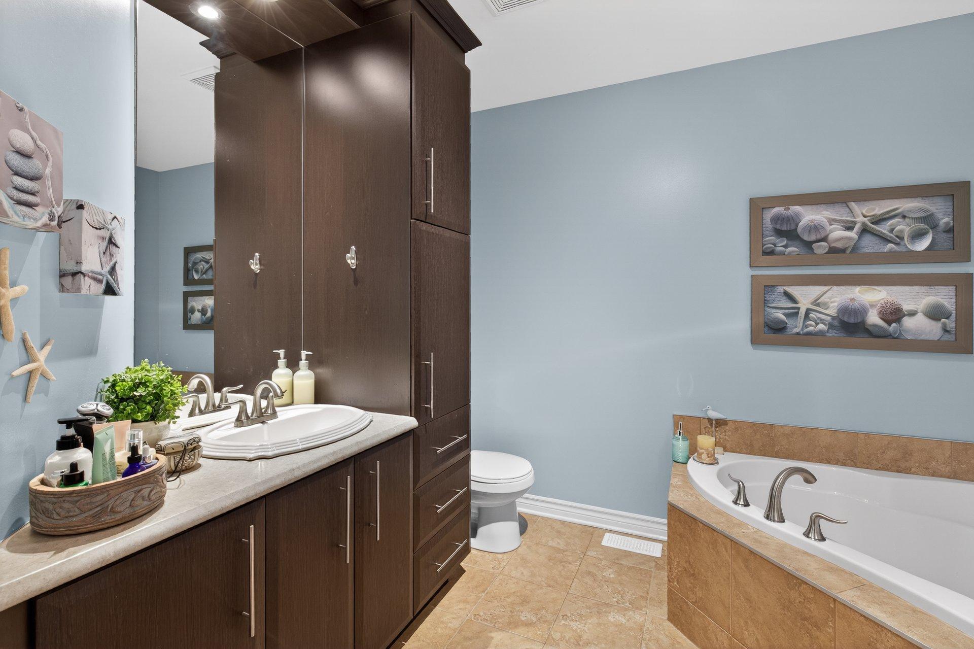 









373


Rue Jeannine-Grégoire-Ross

,
Gatineau (Gatineau),




QC
J8P0E1

