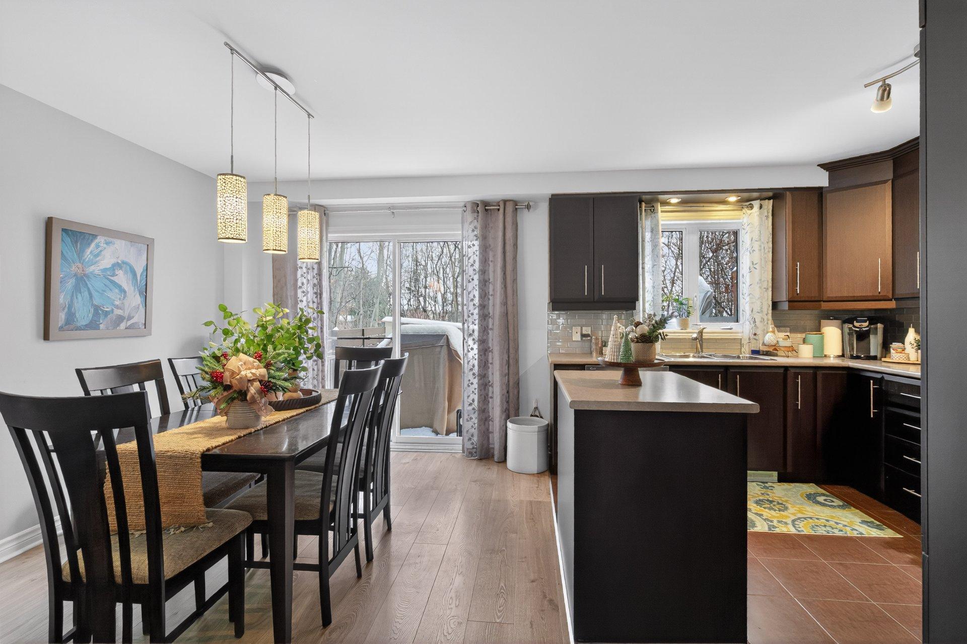 









373


Rue Jeannine-Grégoire-Ross

,
Gatineau (Gatineau),




QC
J8P0E1

