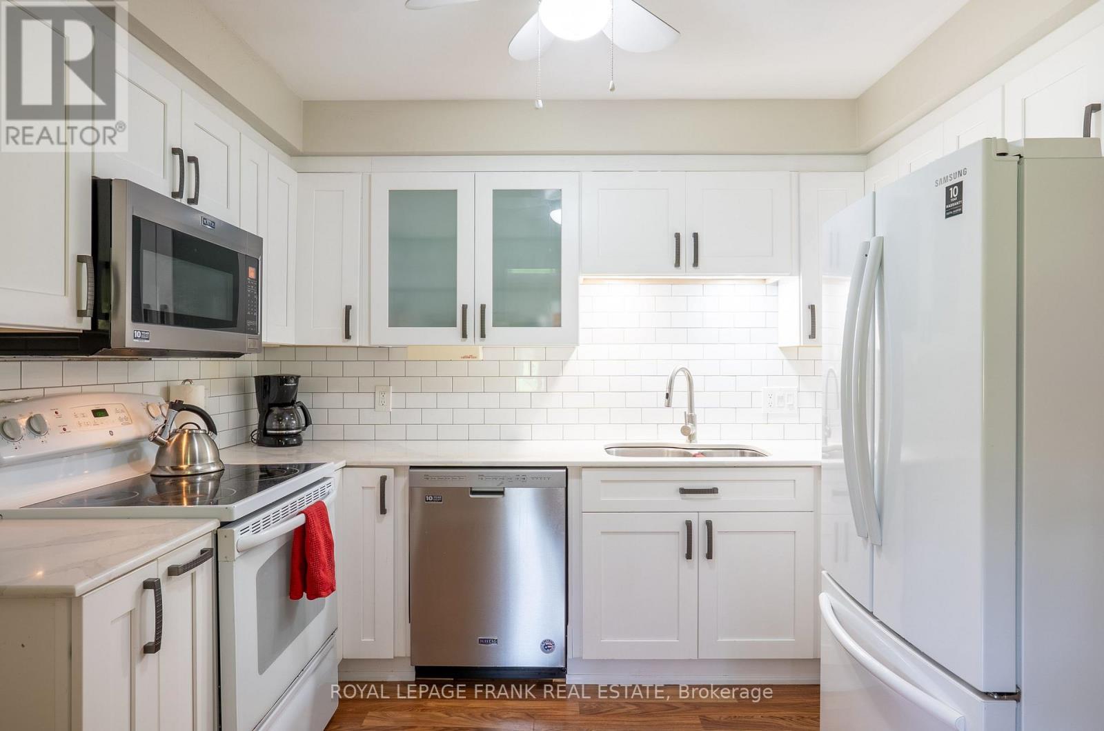 












383 OLD SURREY LANE

,
Kawartha Lakes (Bobcaygeon),




Ontario
K0M1A0

