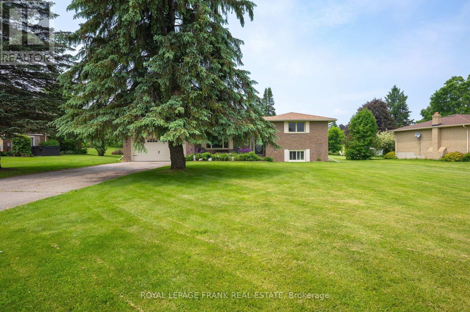 












383 OLD SURREY LANE

,
Kawartha Lakes (Bobcaygeon),




Ontario
K0M1A0

