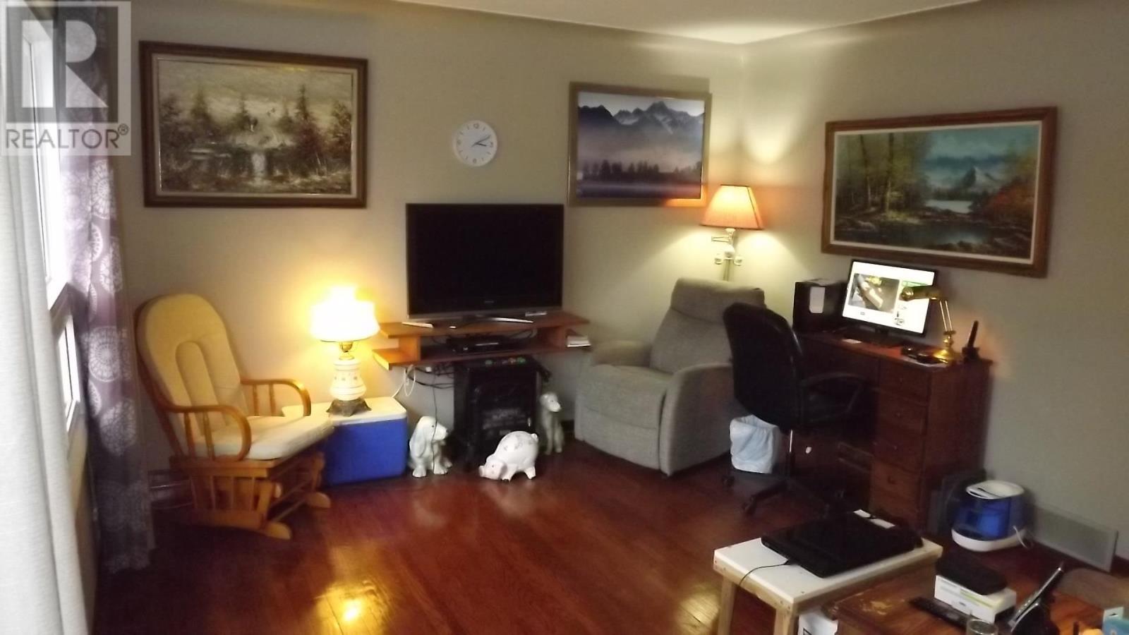 












23 Blackwell RD

,
Elliot Lake,




Ontario
P5A1G4

