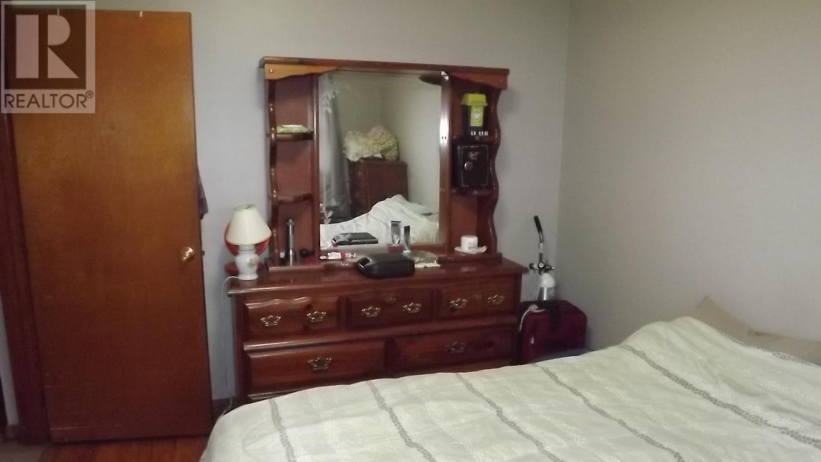 












23 Blackwell RD

,
Elliot Lake,




Ontario
P5A1G4

